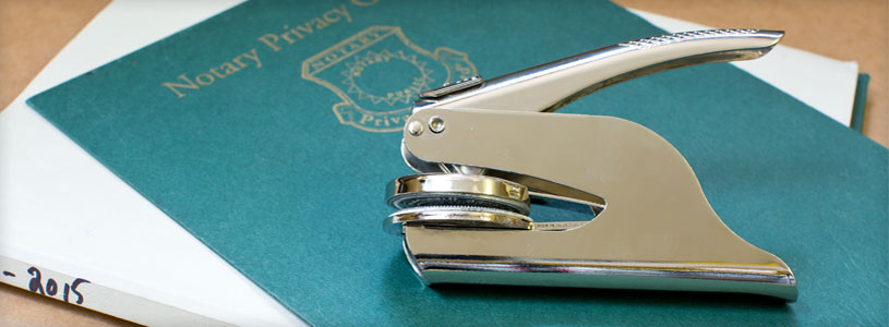 Notary public signing documents